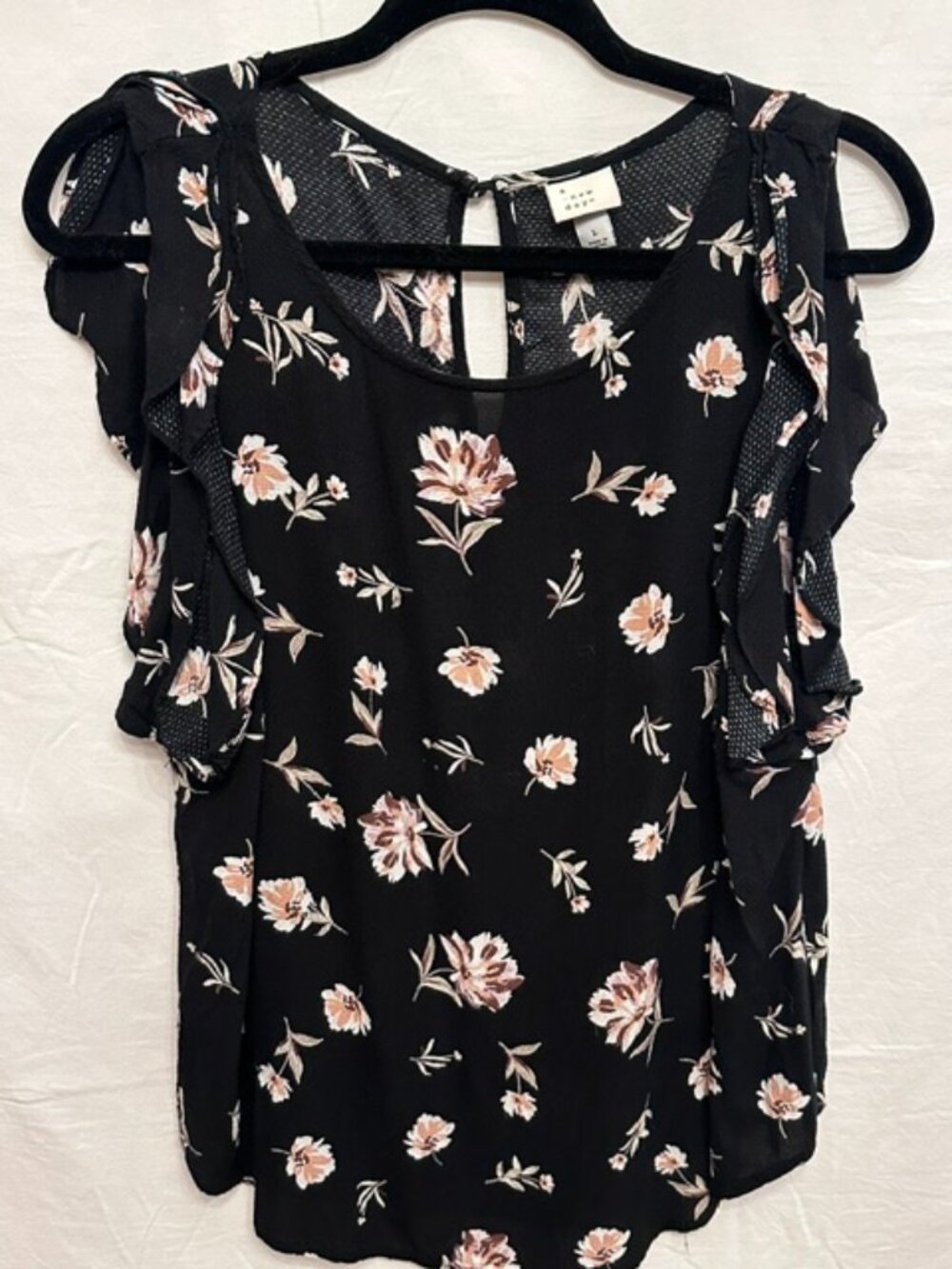 A New Day Black Floral Flutter Sleeve Blouse Women's Large